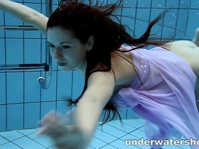 aneta shows her gorgeous body underwater