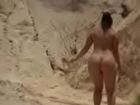 pawg squirts in canyon